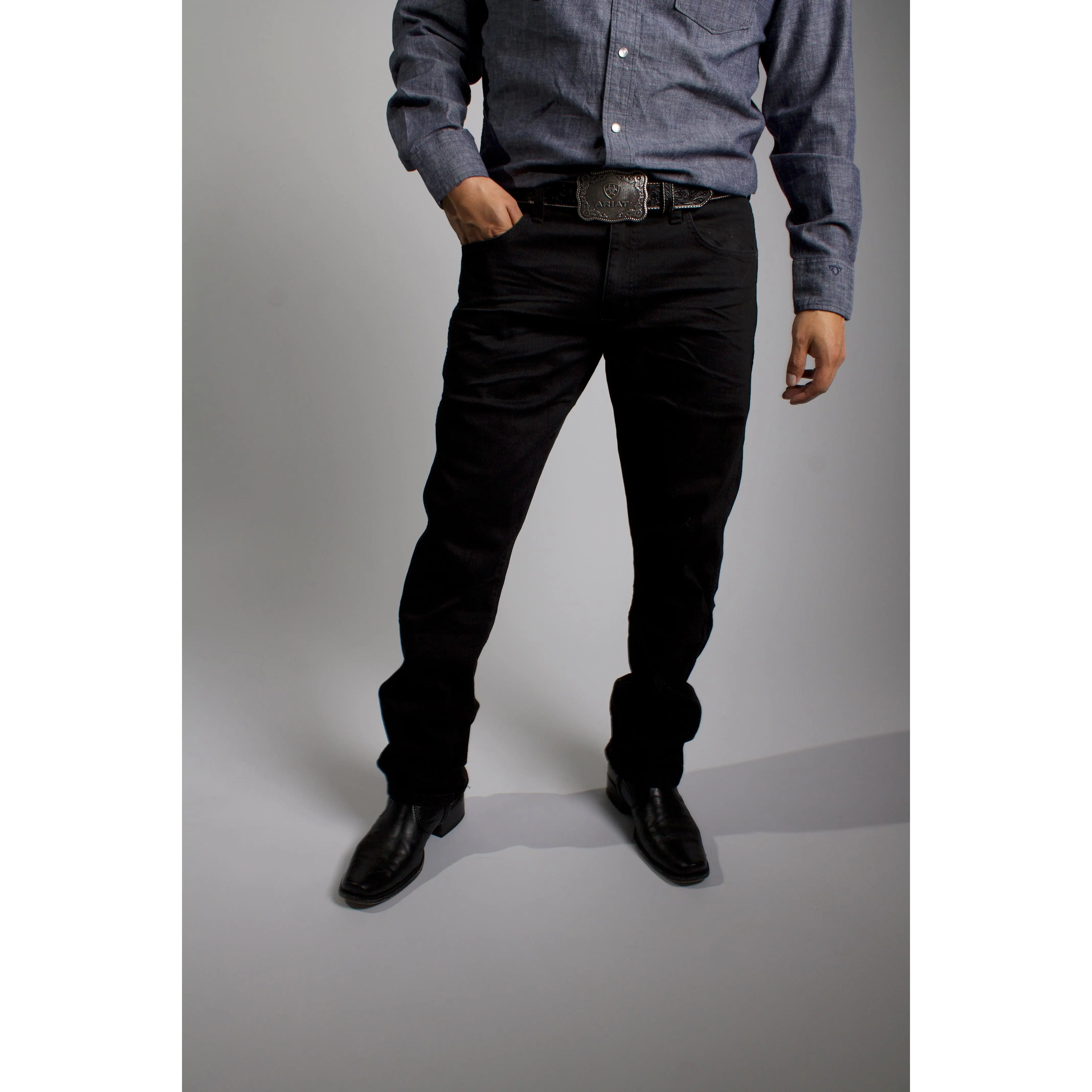 Wrangler Men's Retro Slim Straight Black Jeans for Men