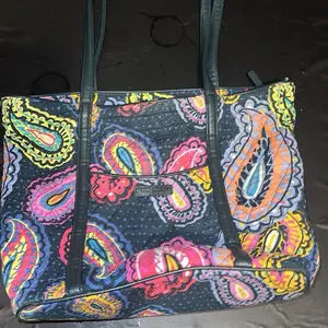 Vera Bradley Tote Bag - Colorful Paisley Design, Durable Material, Ideal for Everyday Use