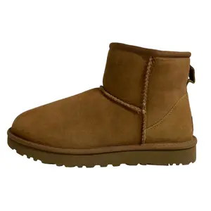 Pre-owned UGG Suede Small Leather Goods Classic Mini Sheepskin Boots