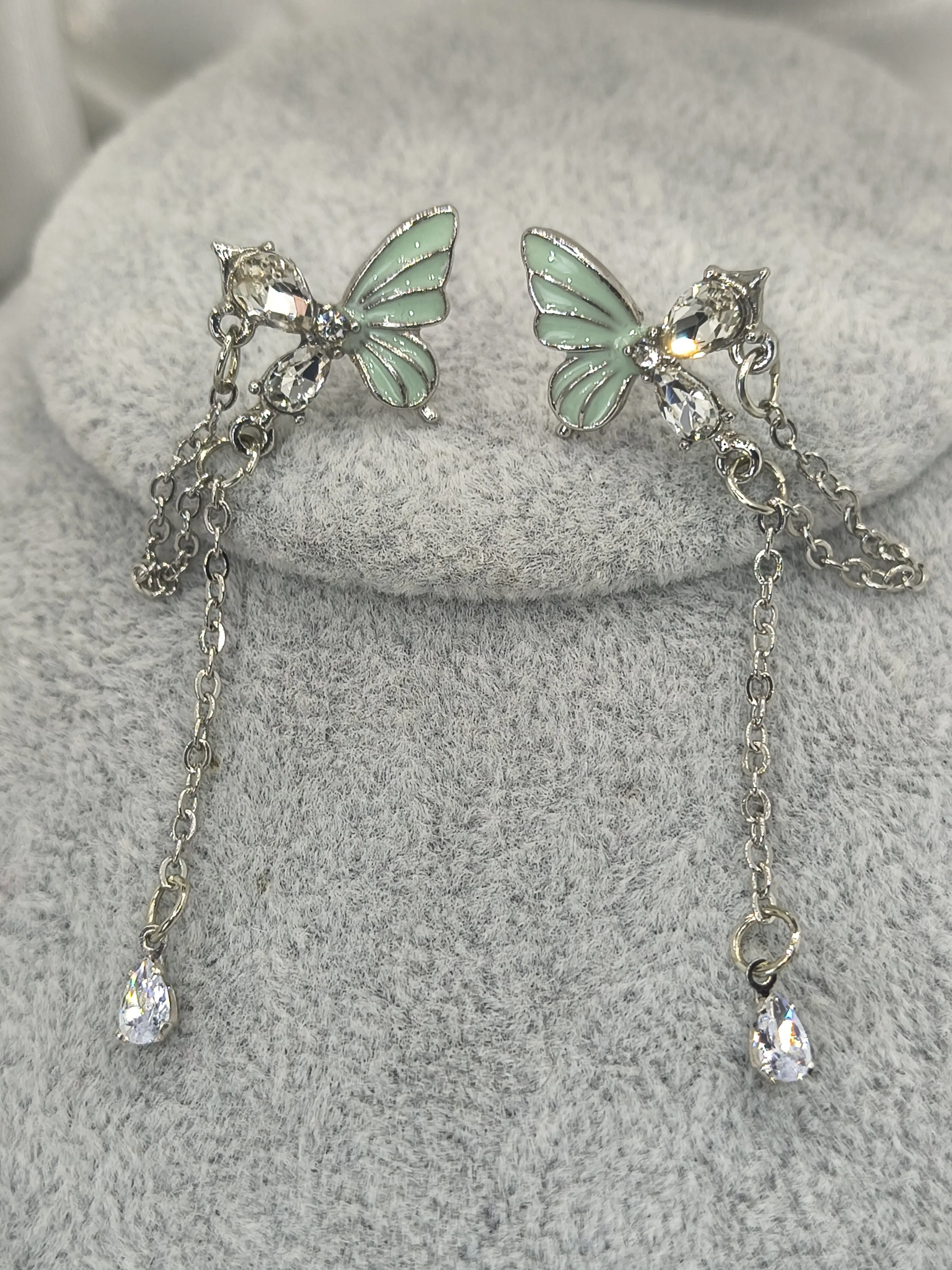 Butterfly Drop Earrings Dainty Crystal Chain Dangle Fairycore Aesthetic Jewelry for Women Delicate Earrings with Whimsical Design