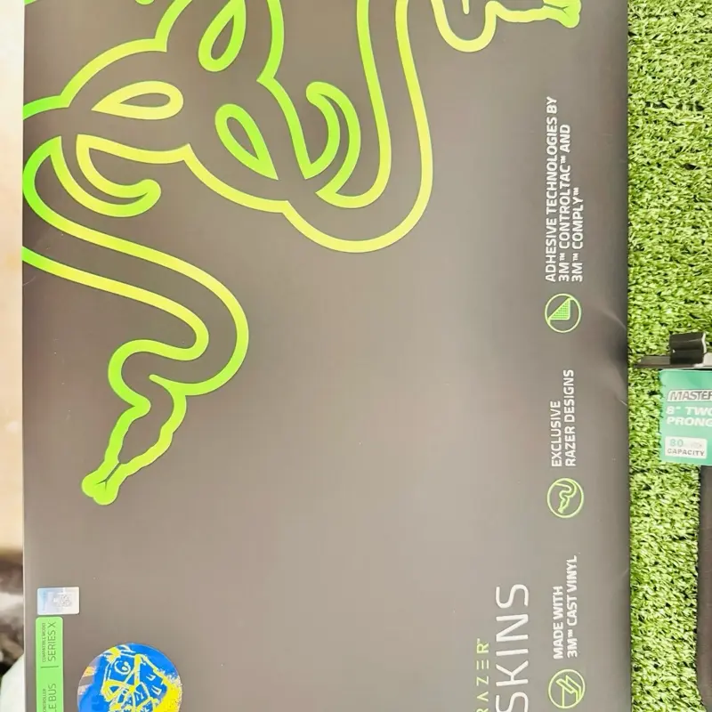 Razer Battle Bus Fortnite Edition Skins