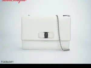 Pre-owned SALVATORE FERRAGAMO Leather Messenger Bags FERRAGAMO salvatoreferragamo Preloved Bag