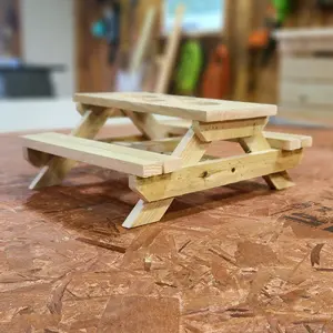 Wooden Condiment Picnic Tables - Perfect for Outdoor Gatherings