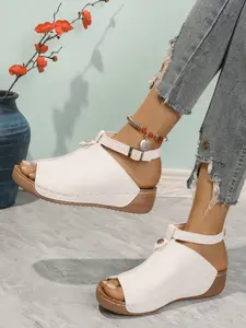 Ladies' summer beach thick soled casual sandals with exposed toe and thick sole splicing design, adjustable buckle, suitable for holiday and daily wear, lightweight and comfortable shoes
