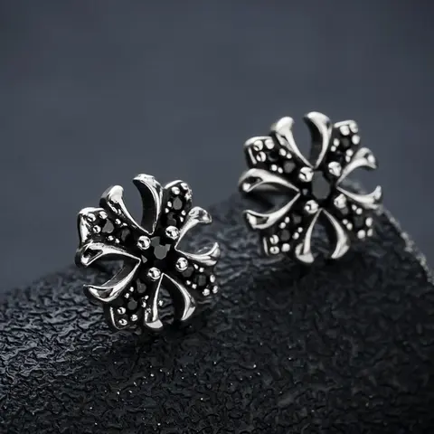 Cross Ear Clips No Piercing Hip Hop Unique Design Fashionable Versatile High-End Earrings Punk Style Earrings Suitable for Daily Wear Gift Non Pierced Jewelry Non Piercing Earrings