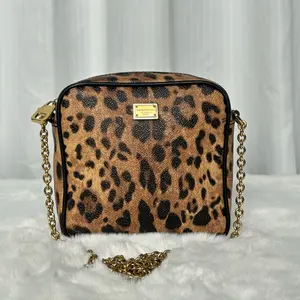 Pre-owned DOLCE & GABBANA Leopard Print Chain Crossbody Bag