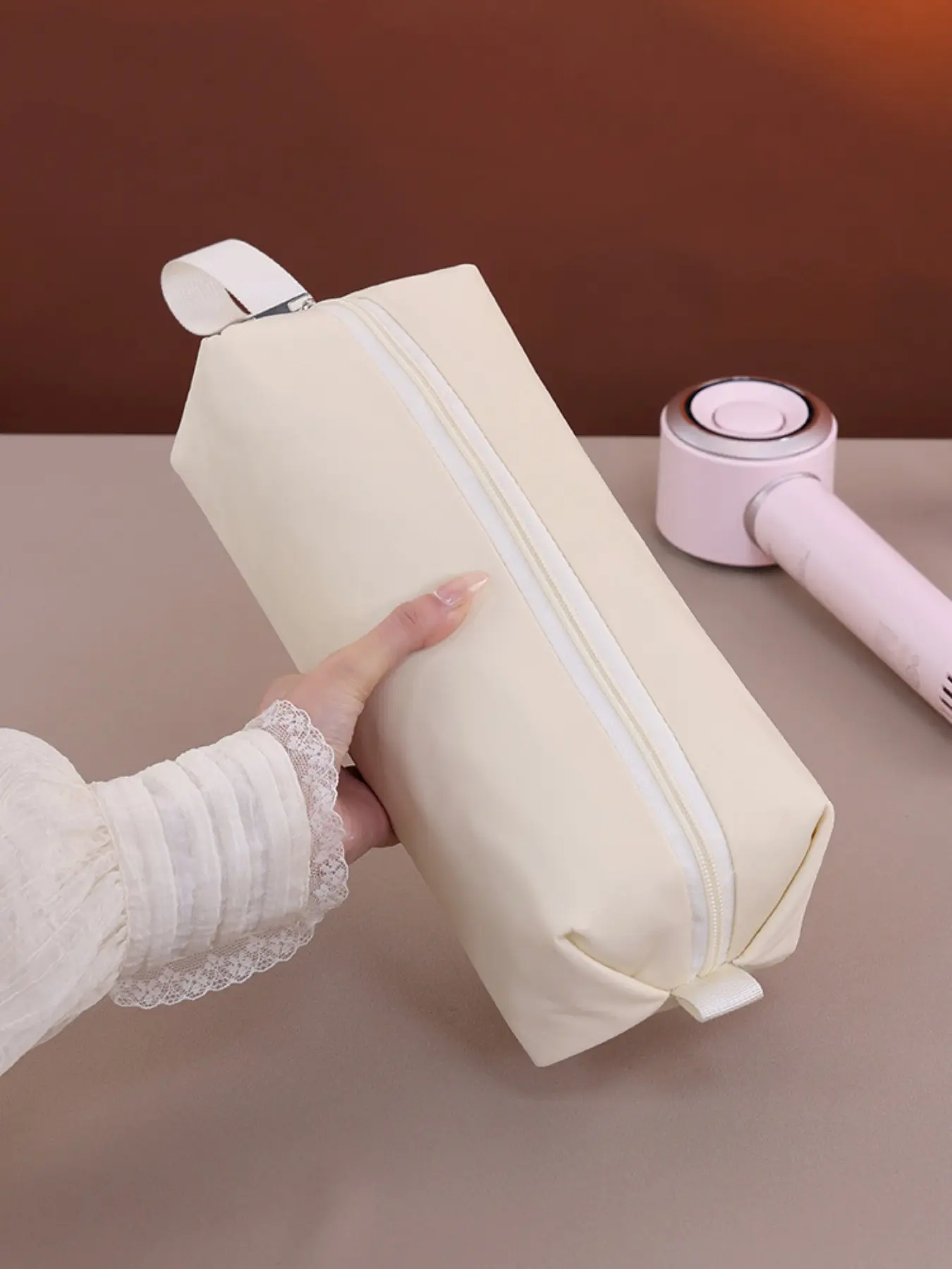 Portable Hair Dryer Storage Bag, Durable Fabric, Fits Hair Dryer/curling Iron/flat Iron, Large Capacity with Handle, Travel Scratch-Proof Case
