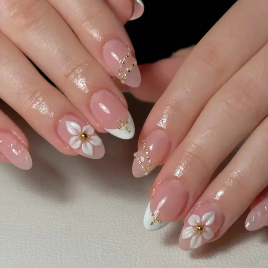 10pcs Almond-Shaped French 3D Embossed Floral Fake Nails, Decorative Nails, Nails Art, Acrylic Nail Set, Thickened Acrylic Nails With Gold Beads And Pearl Decor, Natural Nude Base, Full Cover Press-On Nails, Suitable For Women And Girls