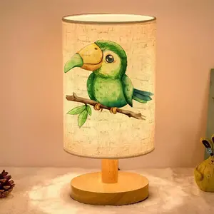 This ambient table lamp features a watercolor-style green parrot perched on a branch. Powered by USB, it's suitable for bedroom and living room décor and makes an excellent gift for family and friends during Valentine's Day, Christmas
