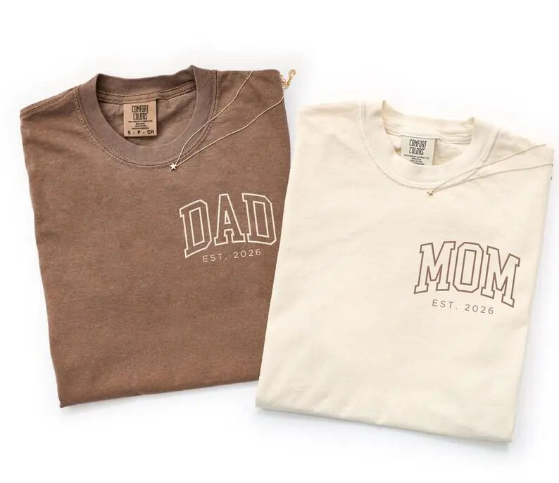 Comfort Colors Mom and Dad Est 2026 T-Shirt, Daddy and Mommy Shirt, New Dad and Mom Gift, Pregnancy Reveal Tee, Trendy New Parents Top, Fathers Day