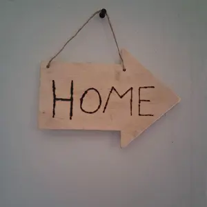 wooden arrow "home" wall decoration