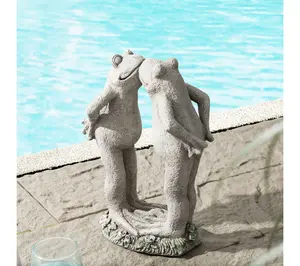 Glitzhome 15.25''H Resin Two Kissing Frog Statue