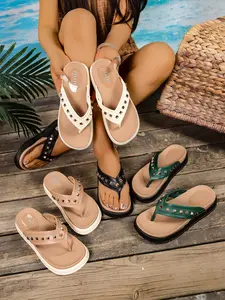 Women's Studded Platform Flip Flops, Retro Square Toe Thong Sandals, Versatile Outdoor Thick Sole Slippers, Punk Style, PU Upper Material