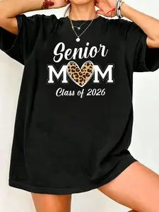Senior Mom Class of 2026 Proud Parent Graduation Geometric Fitted Tee T-Shirt Apparel
