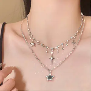 2 exquisite star-shaped layered necklaces, full of high-end appeal, with a cool and fashionable style, featuring a cross pendant that combines sweetness and coolness.