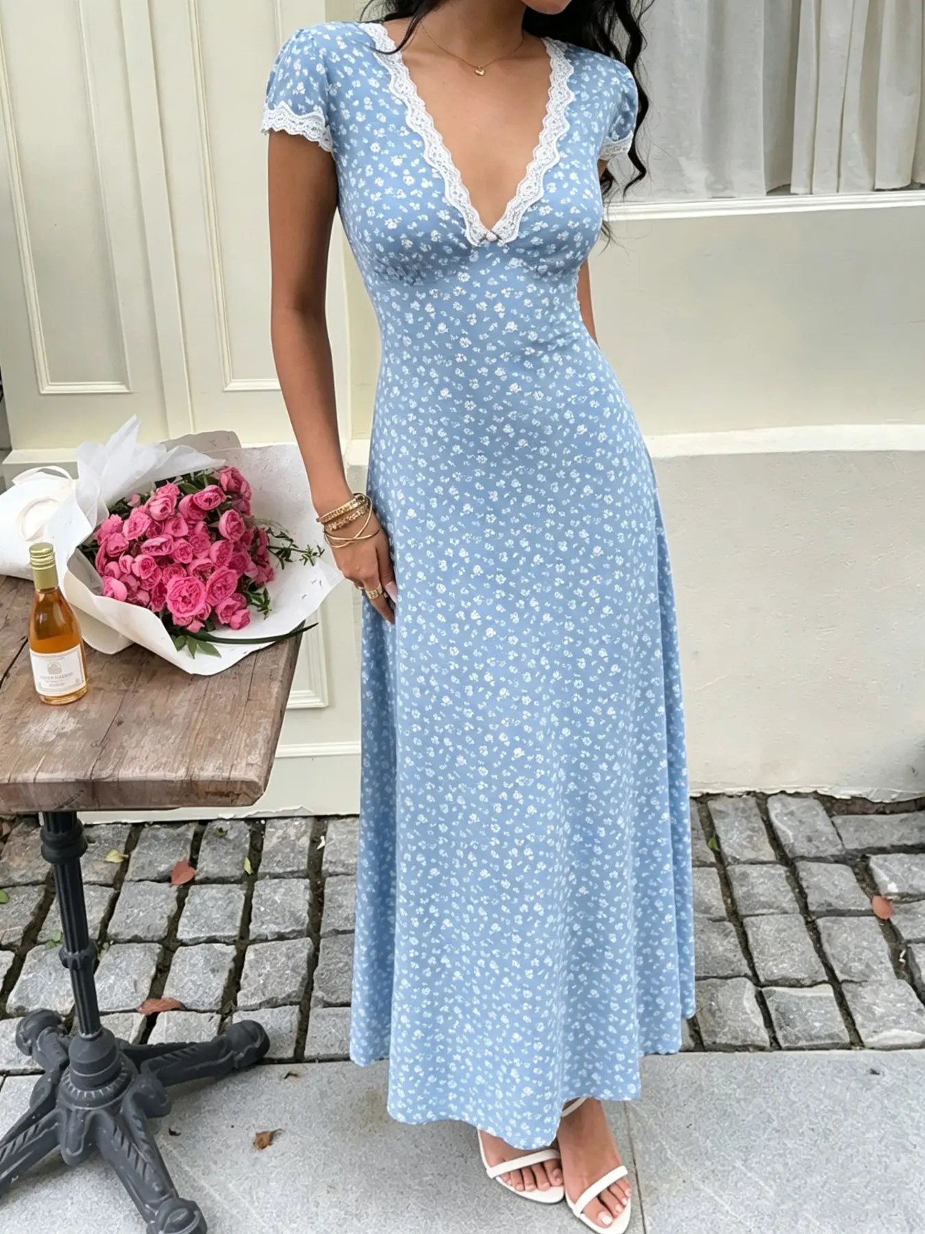 Floral Dress Low Neck Lace Trim Slim Fit Chic Casual Wear Summer Long Dress, Elegant Floral Pattern, Perfect for Warm Weather, Stylish and Comfortable Design, Elegance