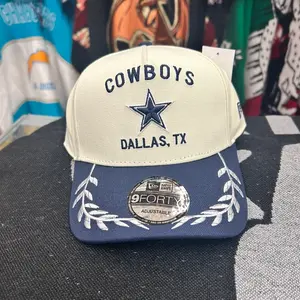New Era 9FORTY Dallas Cowboys "Laurel Wreath" Edition – Cream & Navy