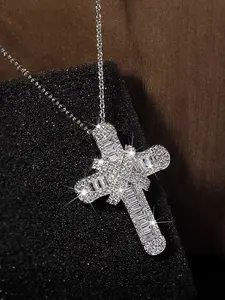 Women's Zircon Iced Out Cross Pendant Necklace, Unique Design, Daily Wear Jewelry, Party Accessory, Fashionable Women's Necklaces, Statement Religious Necklace