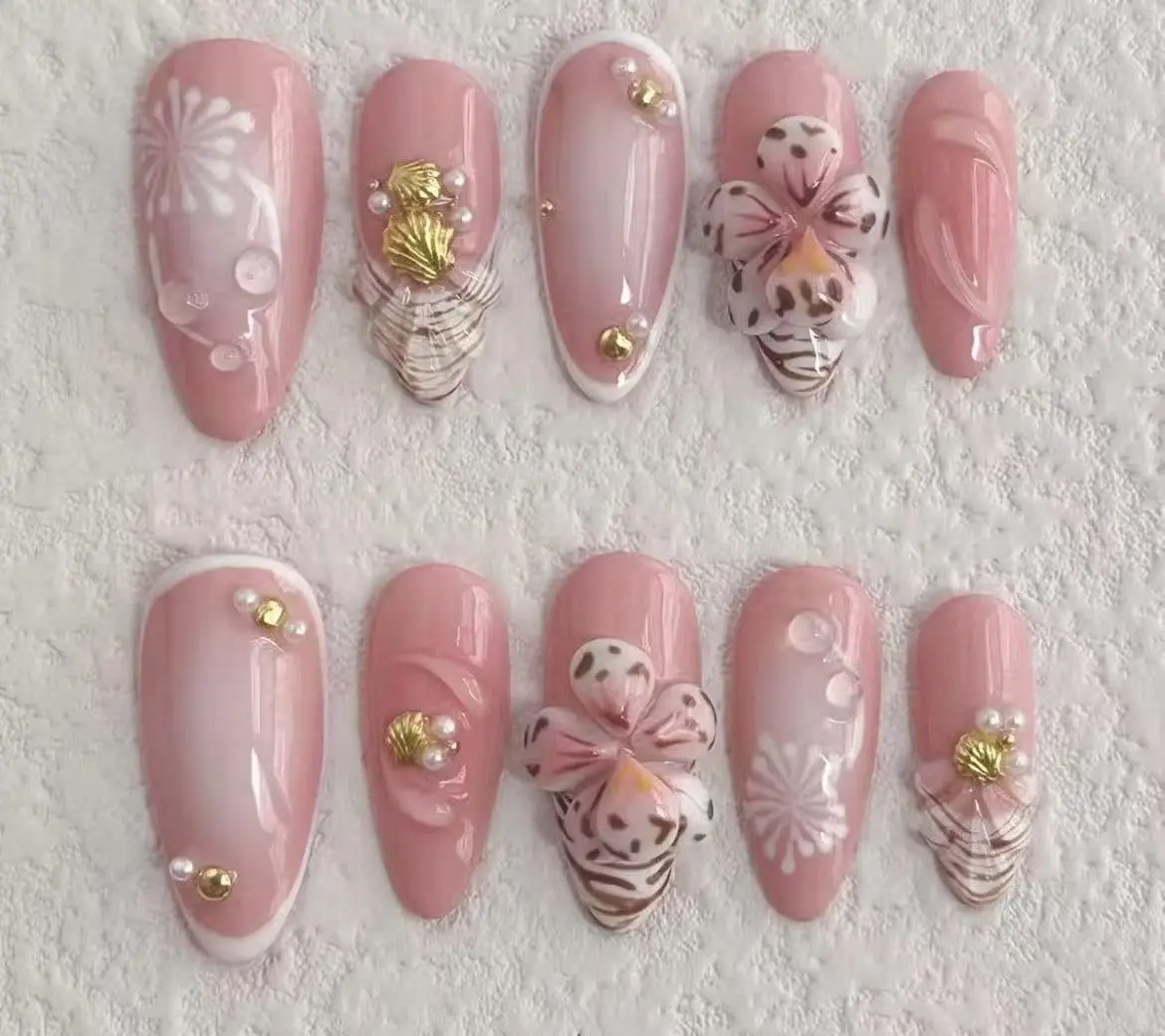 Vera:Happy handmade press-on nail scoops Vera:Happy handmade press-on nail scoops