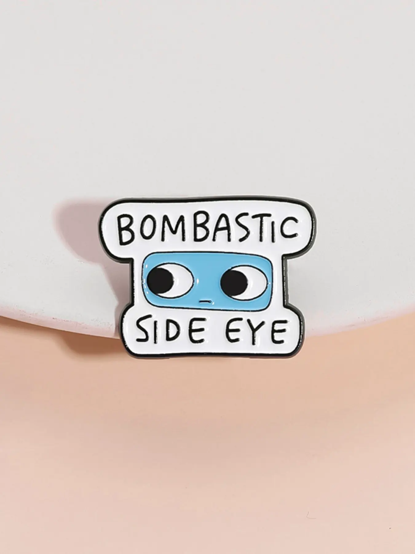 Bombastic Side Eye Design Badge, Cartoon Trendy Fashion Accessory, Ideal for Social Media & Emoticon Enthusiasts, Perfect Gift Idea, Brooch Pins, Alloy Brooch Pin