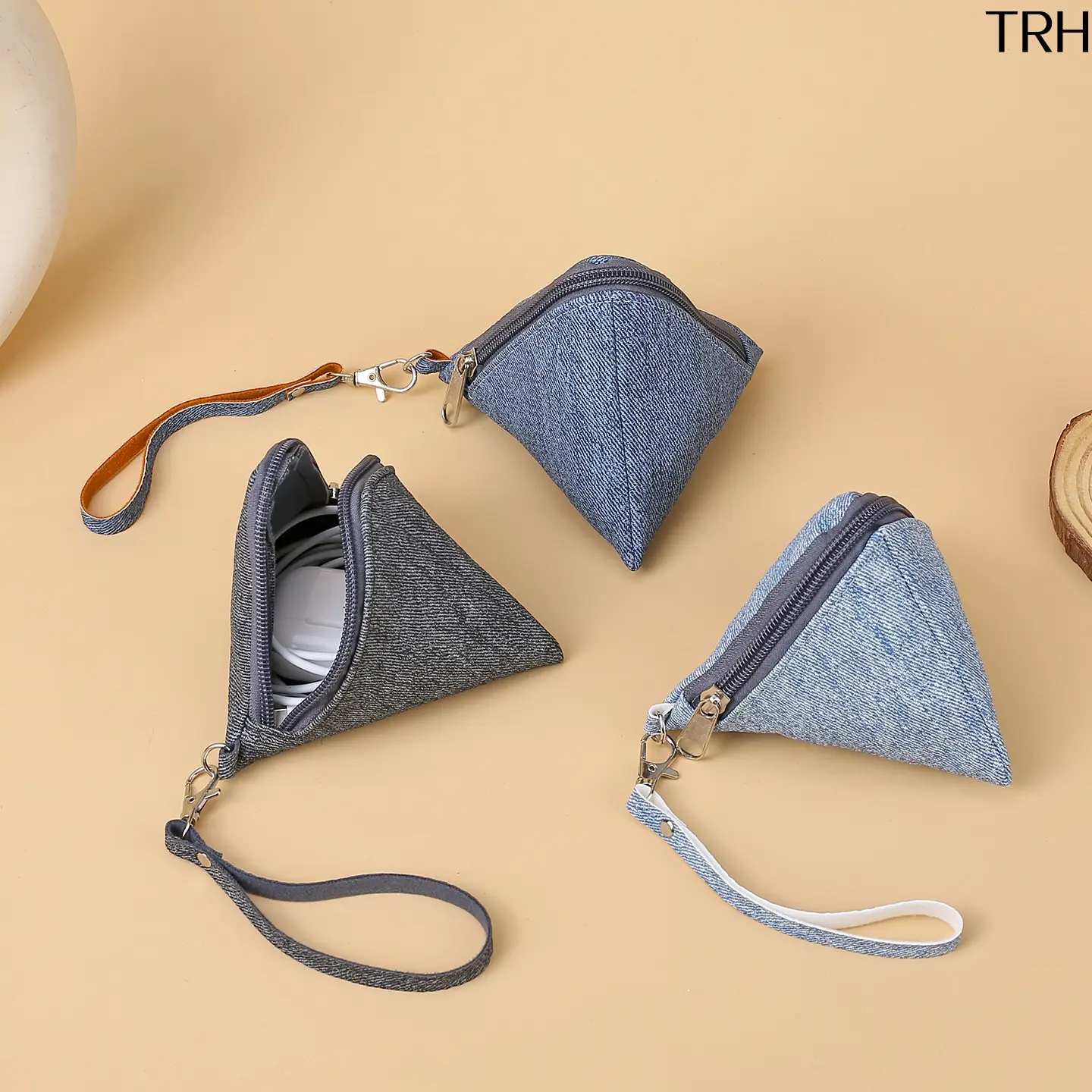 Triangle Denim Coin Purse with Wrist Strap, Minimalist Zipper Mini Change Pouch, Portable Small Storage Bag for Lipstick Earbuds Coins Daily Travel
