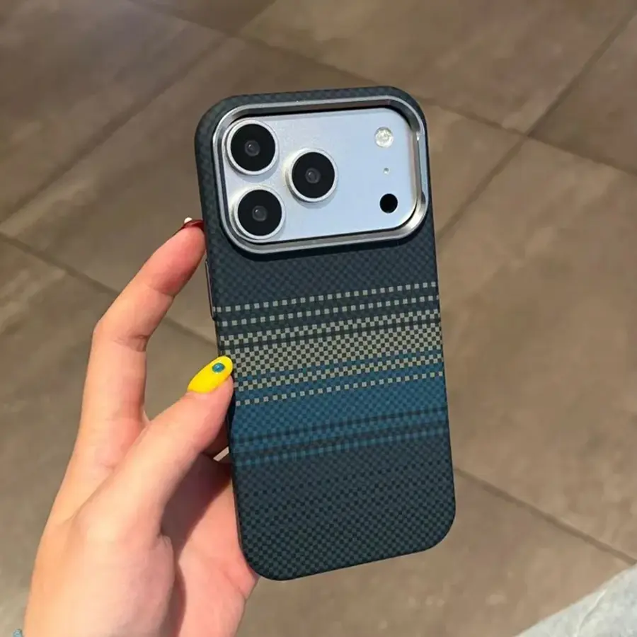 Ultra-Thin Carbon Fiber Kevlar Magnetic Matte Case, Skin Feel Heat Dissipation Cover, Fits iPhone 12-17