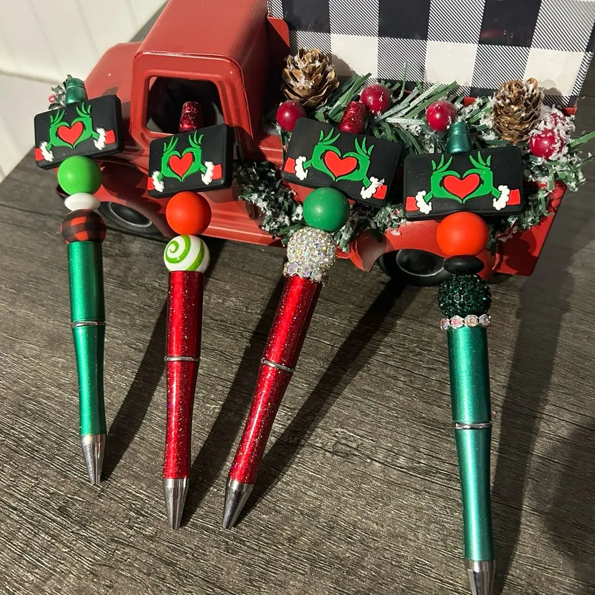 Green Guy Heart Hands Christmas Beadable Pen