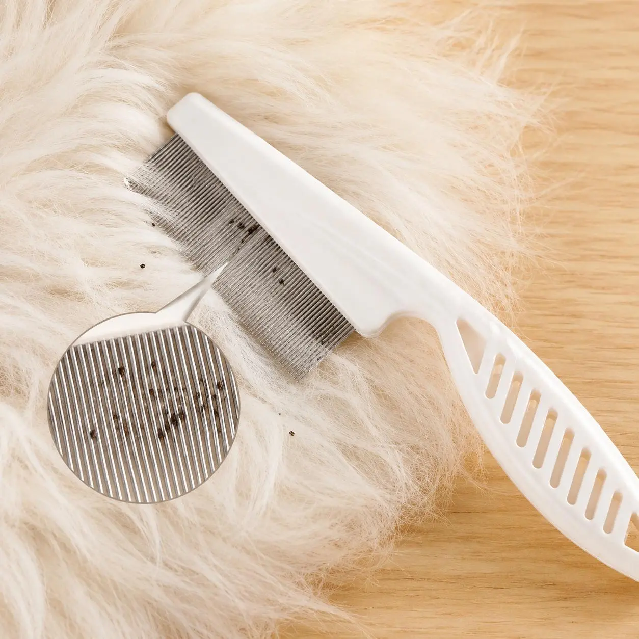 Pet Flea Comb with Stainless Steel Teeth, Professional Tear Stain Remover Comb for Small Dogs and Cats, Fine-Tooth Grooming Brush to Remove Eye Gunk, Crust and Floating Hair