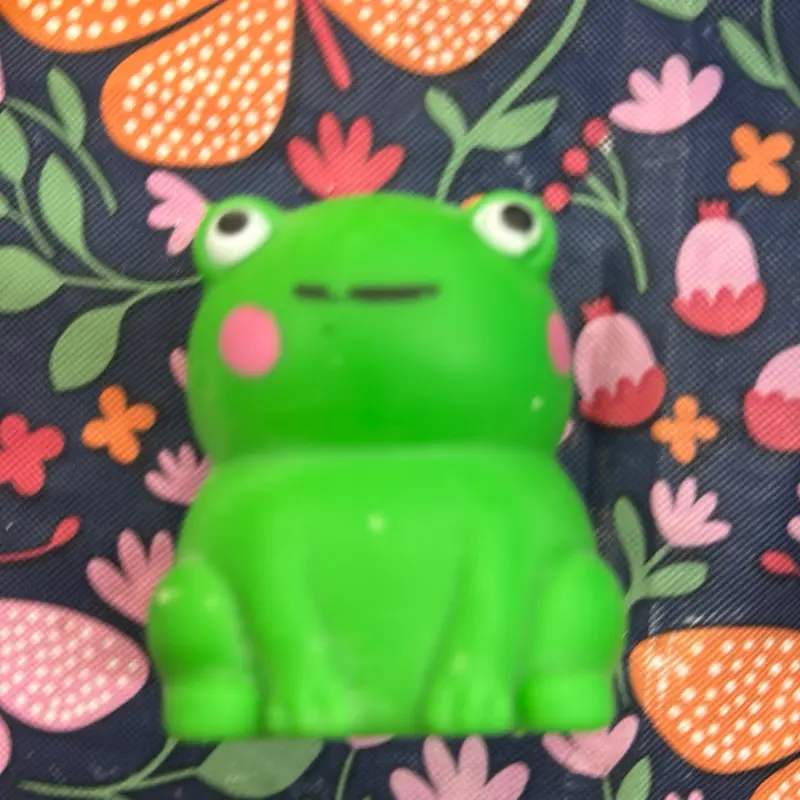 Crunchy frog squish stress relief toy