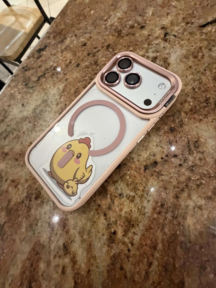 Item: pink, iPhone 17 Pro