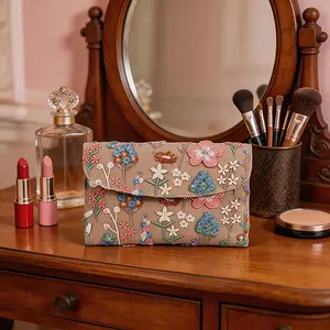 Floral Embroidery Cosmetic Bag, Magnetic Closure Makeup Organizer, Vintage Fabric Storage Pouch for Women, Multi-purpose Toiletry Bag