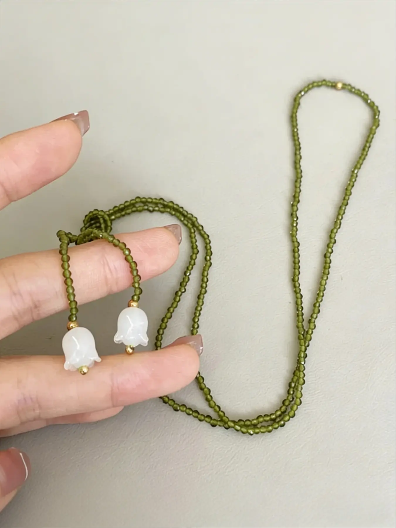 1 Piece Handmade Crystal Bead White Bell Orchid Necklace, Multiple Wearing Styles, Beaded Pendant Necklaces, Accessory Necklace