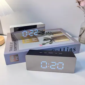 LED Digital Alarm Clock with Mirror Surface, Dual Power USB/Battery Operated Clock with Auto Night Mode, 3-Level Brightness Adjustable, ℃/℉ Temperature Display, Snooze Function for Bedroom