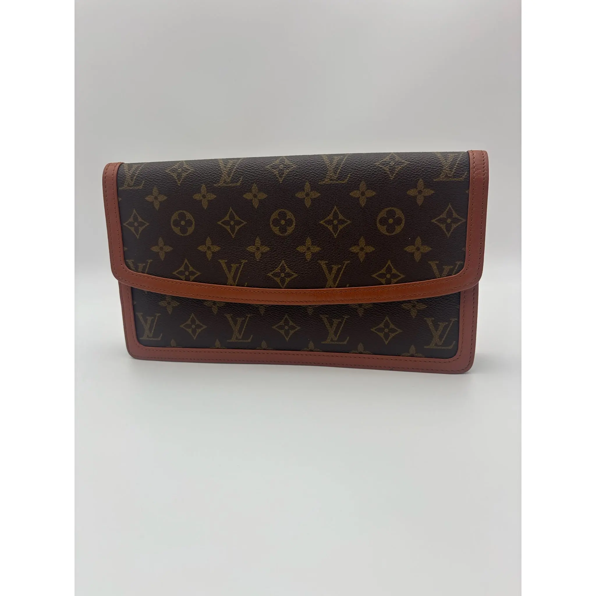 Pre-owned Canvas Clutches & Wristlets Louis Vuitton Monogram Pochette Dame