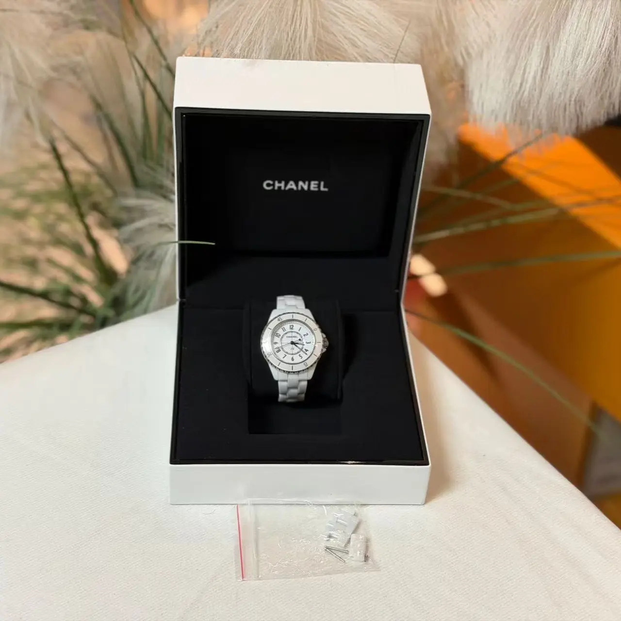 Pre-owned CHANEL metals Bag Accessories White Watches