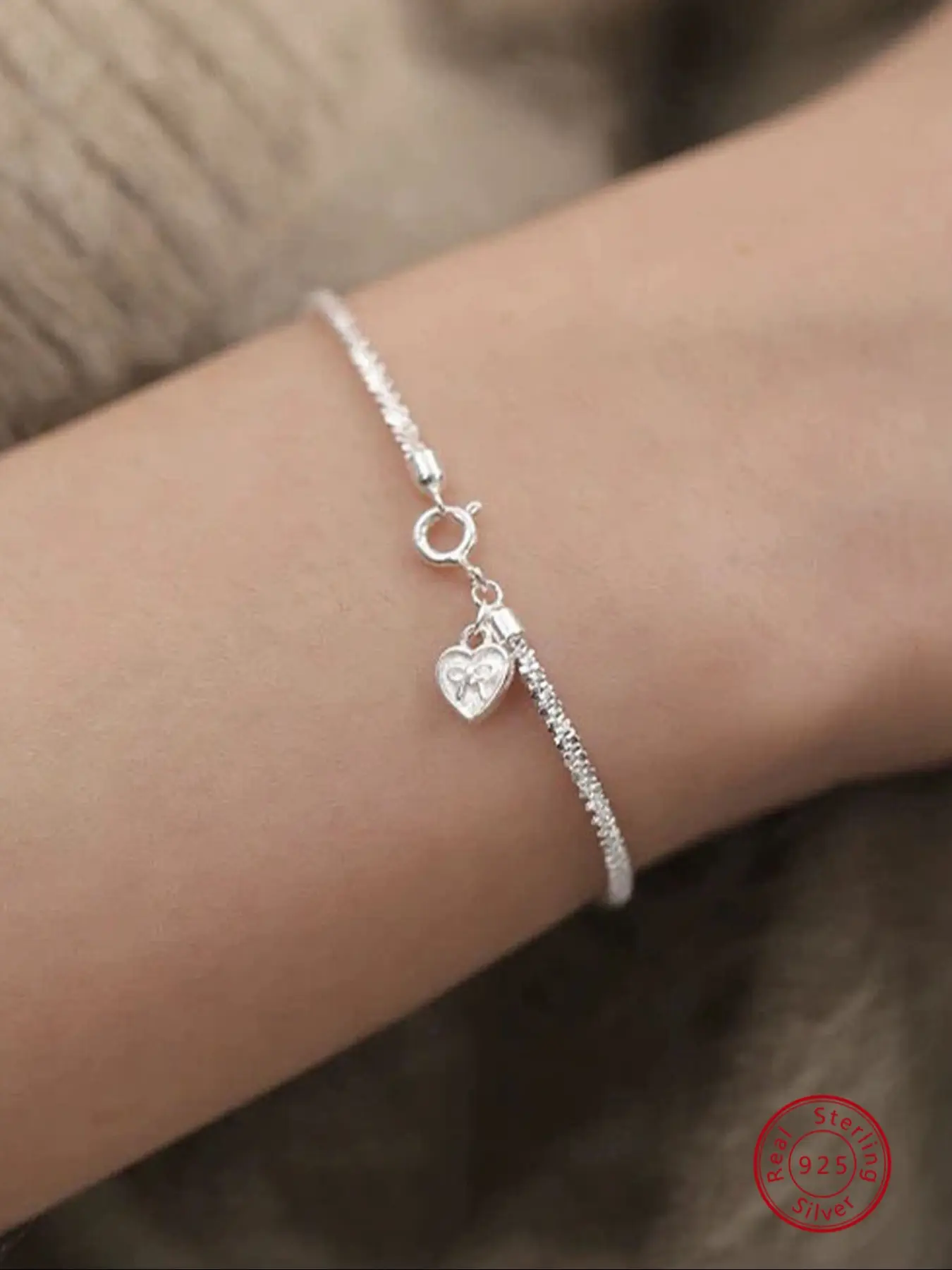 Sterling 925 Silver Color Heart Bowknot Bracelet, Bling Design for Women, Perfect Gift for Her, Daily Wear Jewelry Accessory, Heart Charm Bracelet, Pretty Bracelet, Romantic Bracelet