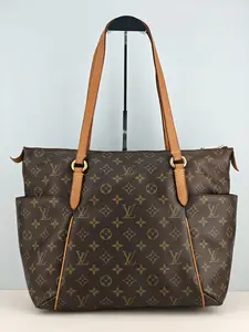 Pre-owned Monogram coated canvas with leather trim Shoulder Bags Louis Vuitton Monogram Canvas Totally MM Bag【SR5102】