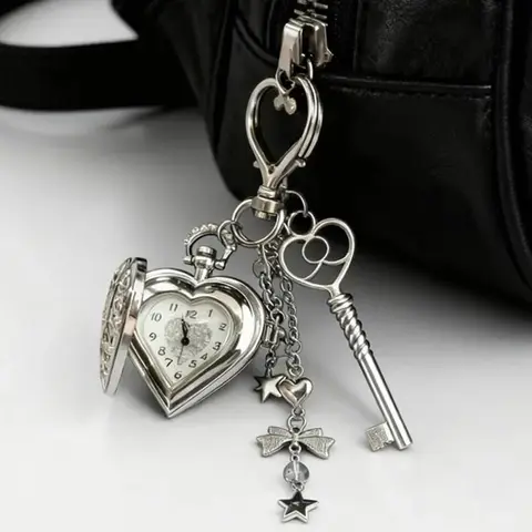 Original Hollow Heart Pocket Watch Chain Keychain Zinc Alloy Keychain Metal Keychains Collectibles Design Steampunk Clock Vintage Necklace Pendant Jewelry Watch Men Women Gift Heart Keyring