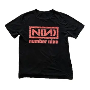 Number (N)ine Men's Black and Red T-shirt