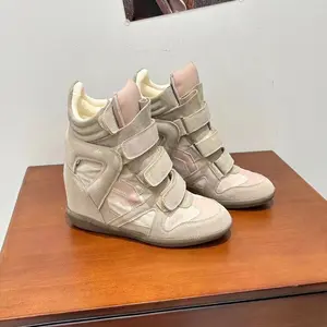 Environmentally friendly wedge sports shoes with an internal height increase of 5 centimeters