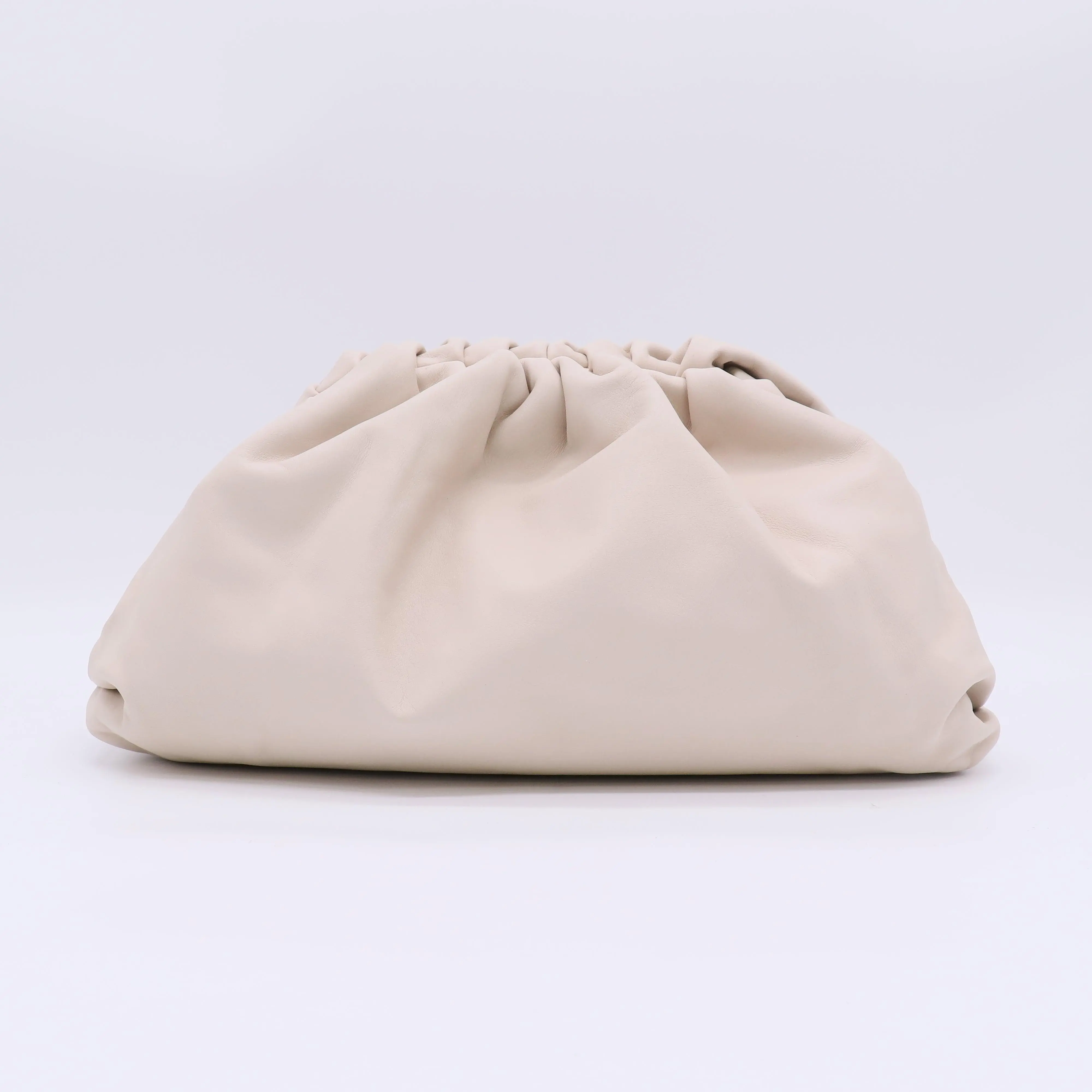 Pre-owned BOTTEGA VENETA Leather Clutches & Wristlets The Pouch Clutch Bag B23635