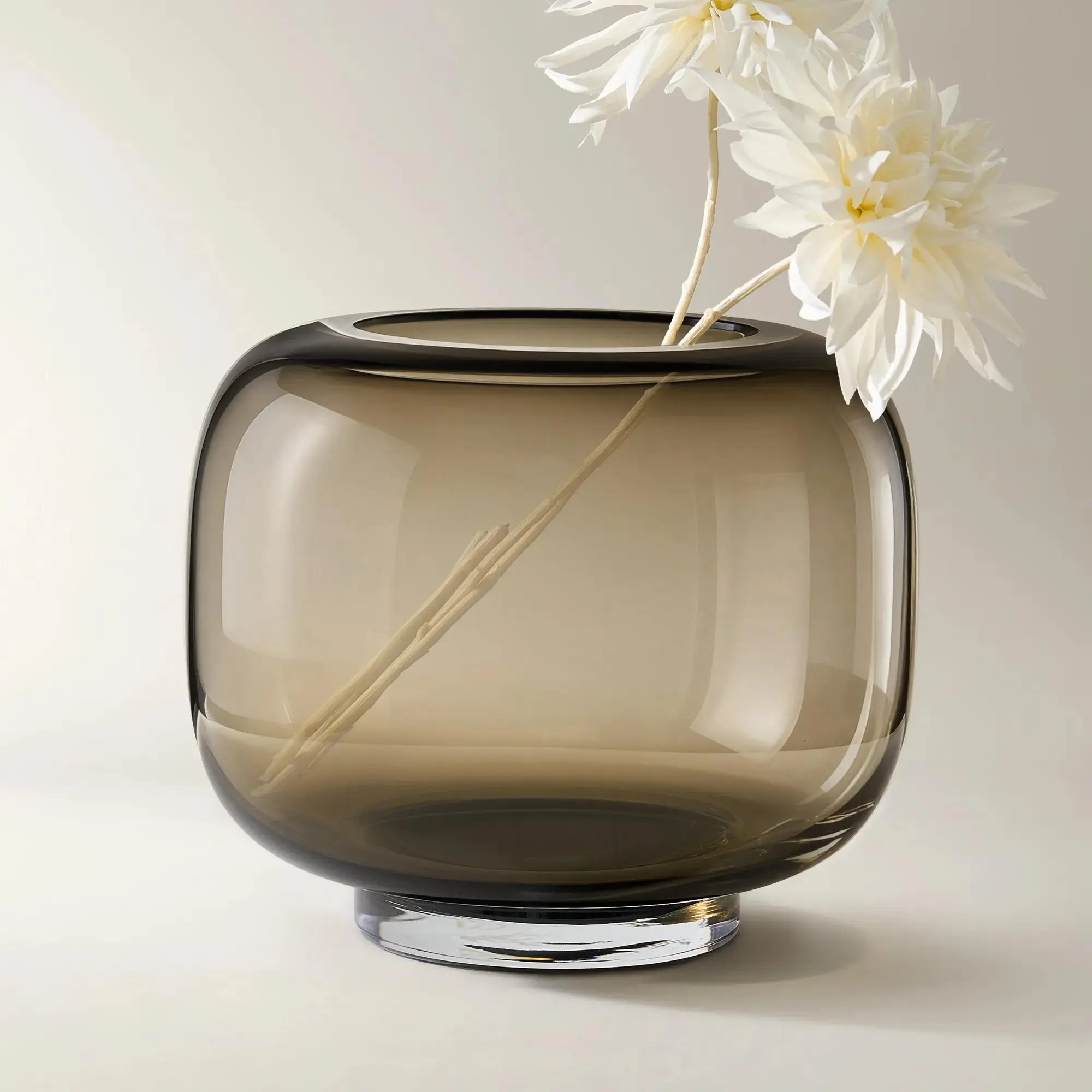 Z Gallerie Mateo Glass Vase Decoration Decorative Modern Plant Vase Vintage Vases Glossy Pedestal
