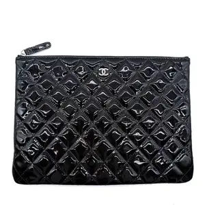 Pre-owned CHANEL leather Mini Bags Patent Calfskin Quilted Medium Cosmetic Case Black