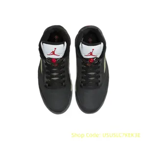Men's Retro Gore-Tex Off Noir Fire Red Basketball Trainers - Multi-Use Sports Footwear for Skateboarding & Casual Activities
