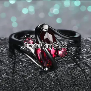 Exquisite Crystal Ring - Timeless Elegance and Sparkle