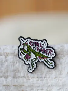 Cartoon Mantle Badge, Trendy Pin with 'girl Dinner' Slogan, Perfect Gift, Fashionable Accessory for Backpacks, Jeans, Scarves, Hats