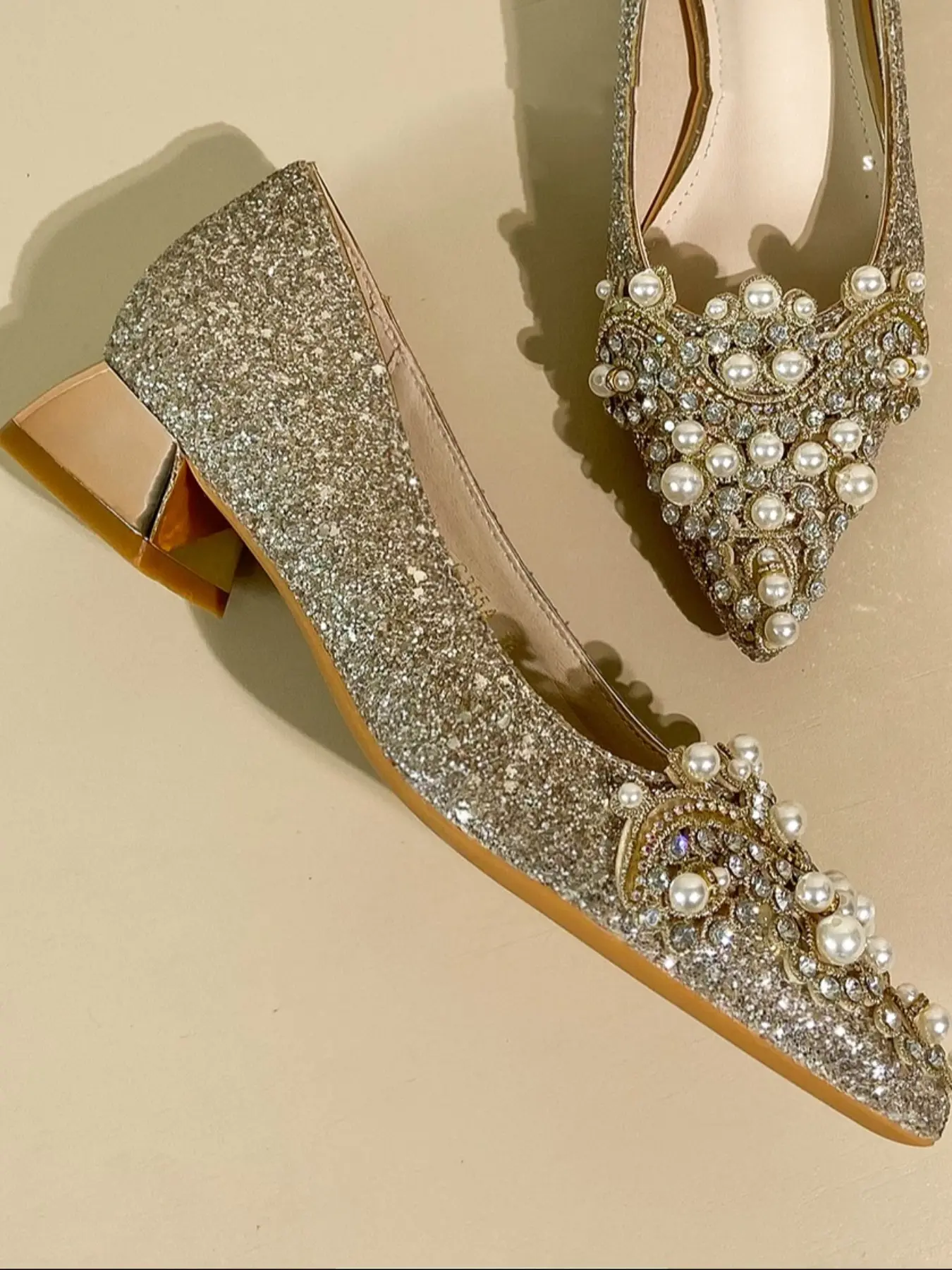 Elegant Crystal Low Heel Wedding Shoes for Women, Champagne Color Princess Style Bridal Shoes, Pointed Toe Pearl High Heels