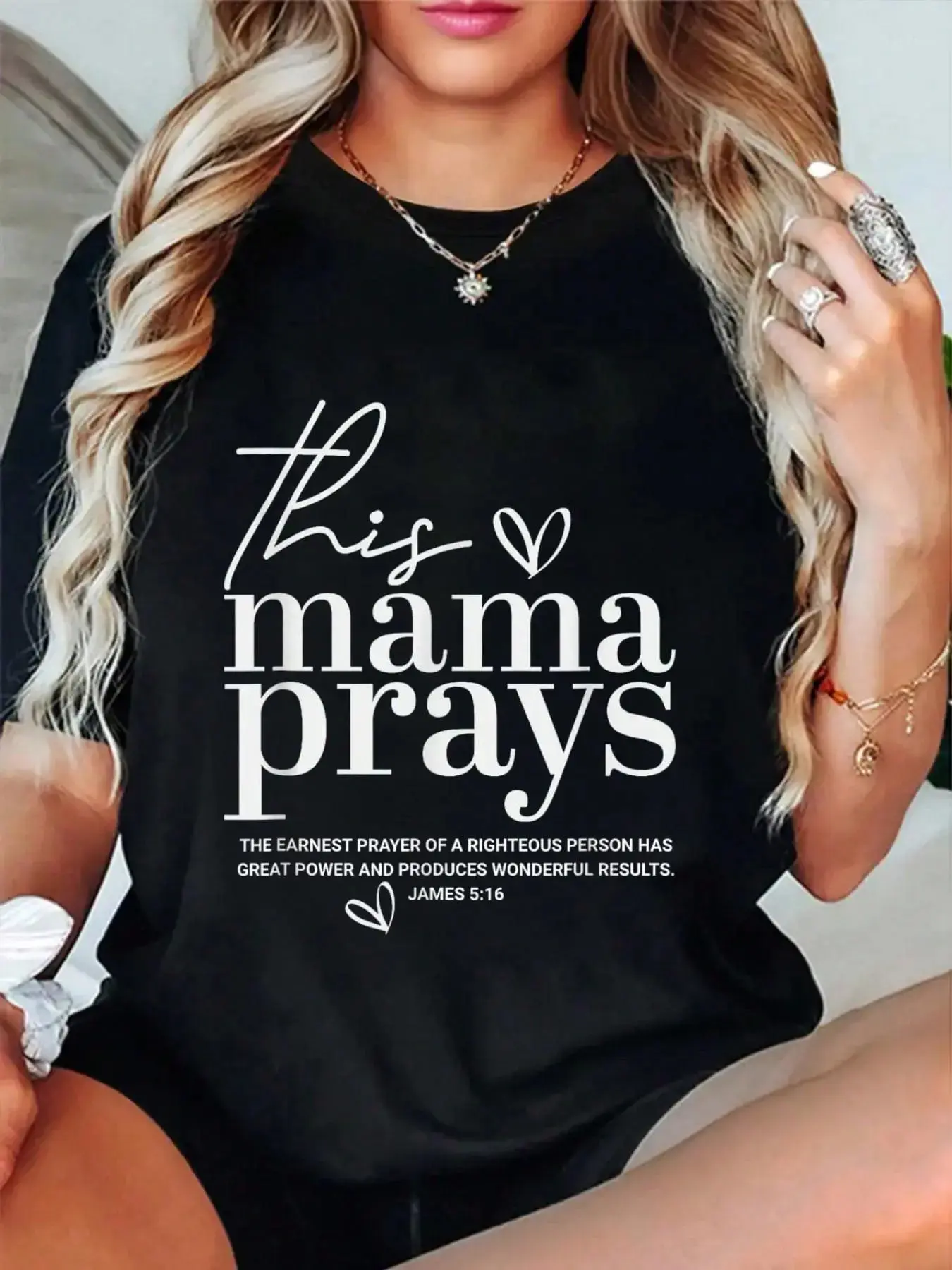 This Mama Prays Cute Jesus Scripture Bible Christian Women T-Shirt Summer Outfits For Women T Shirts Women Graphic Tees Women