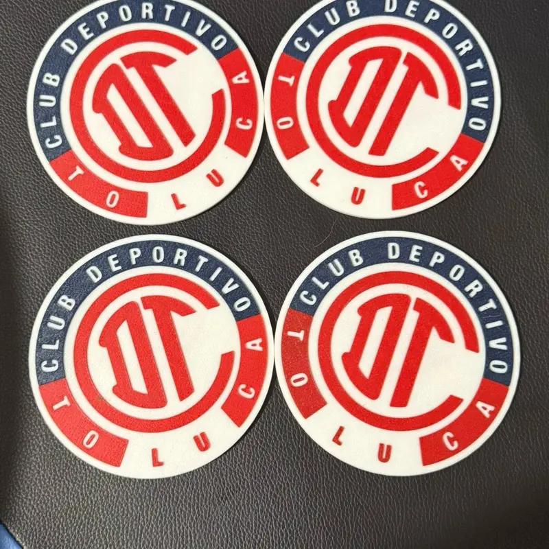Set de 4 Portavasos 3D – Edición Diablos Rojos | Coaster Set 4.5” Tableware Soccer