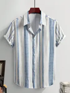 A blue striped short sleeved men's shirt, a casual and fashionable short sleeved shirt, a creative gift for men